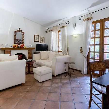 Privata Sulla - 800 Mq Di Giardino